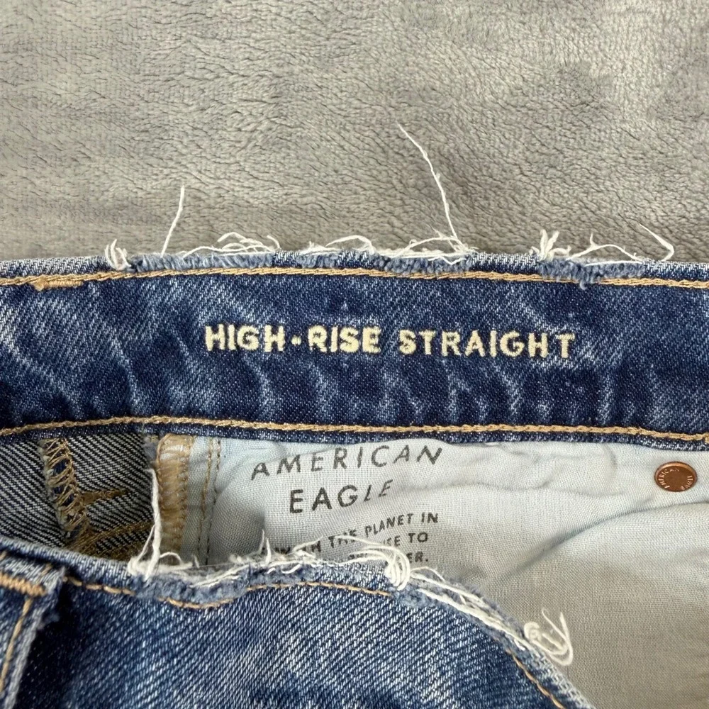 American‎ Eagle High Rise Cropped Straight Jeans Women's 2 Reg Blue Distressed